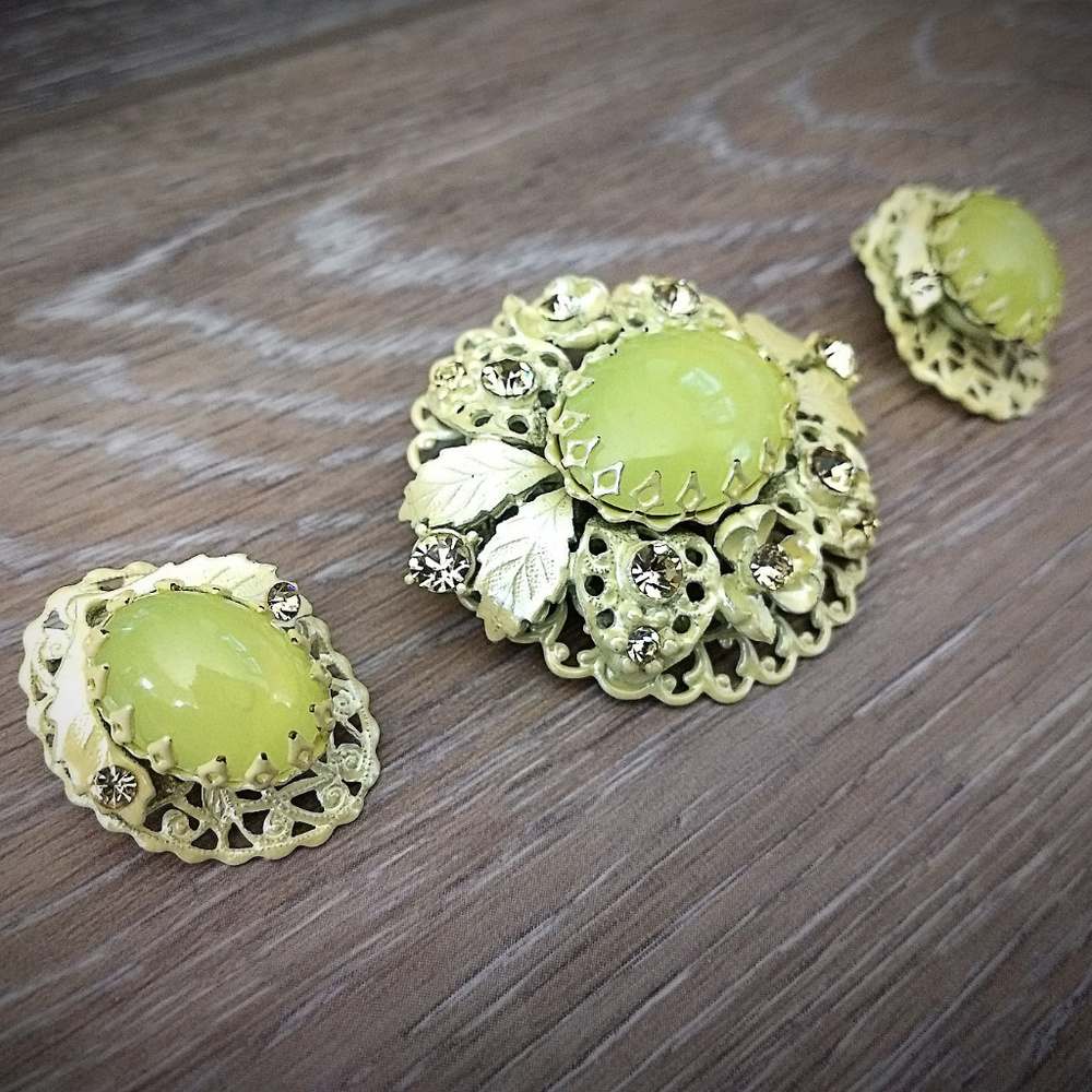 Vintage MOD Brooch and Earrings - Lime